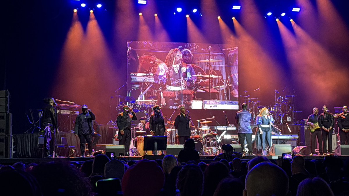 CaseyRain's tweet photo. Sounds of Blackness absolutely tore it up yall. They broke me by doing “Nothing Compares 2 U” and of course it’s always amazing to hear “Optimistic” one of the greatest songs ever 💜 #PrinceCelebration2026 #SoundsOfBlackness https://t.co/jNYA5eo3B8