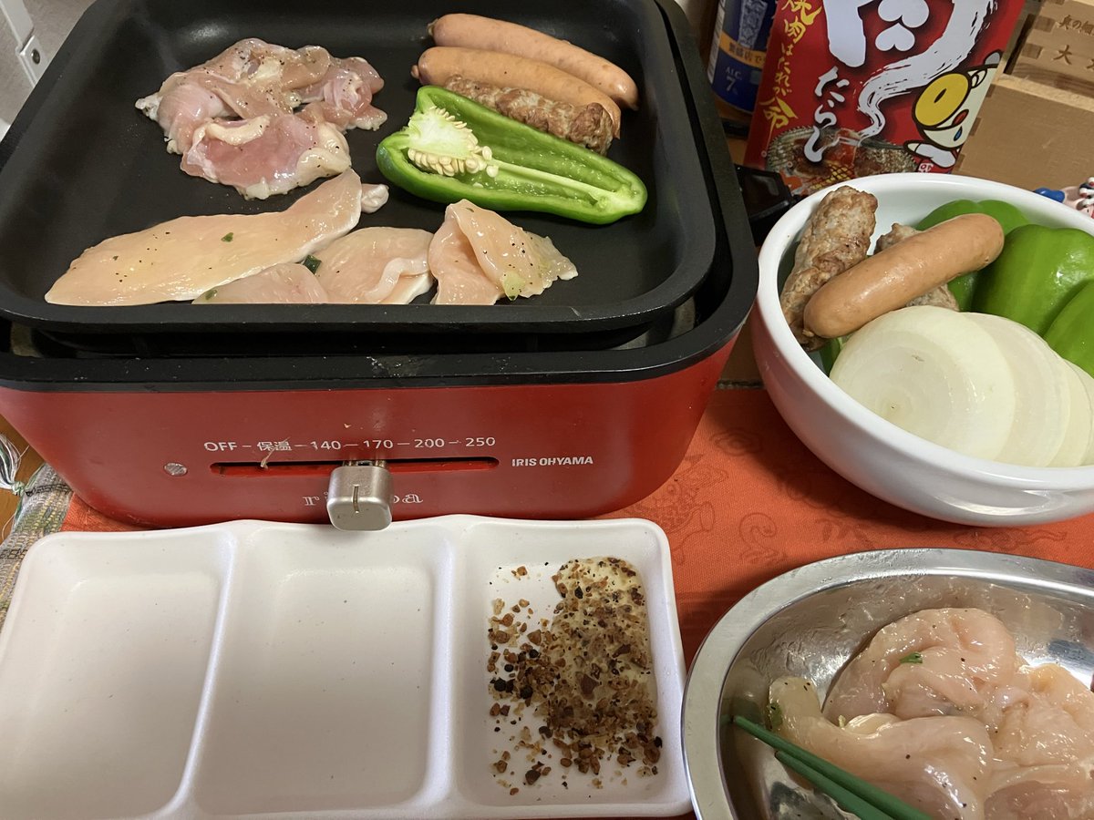 Stone2002H's tweet photo. 午前中頑張って歩いたので昼飯は鶏焼肉🥩🔥 https://t.co/VnX6zpZRoK