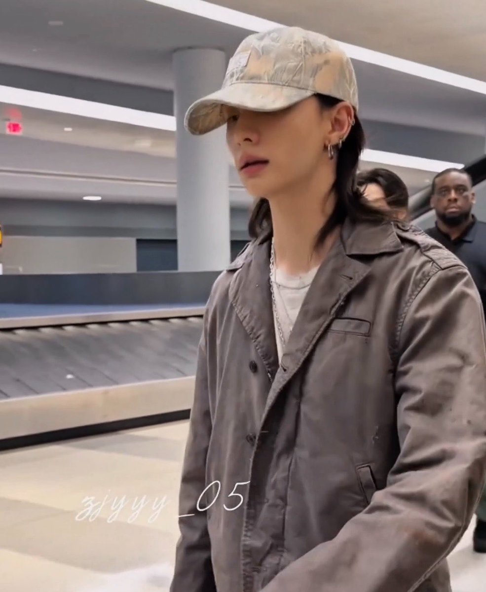 ung___g's tweet photo. 모자 이거인가?
GUESS JEANS Camo Cap https://t.co/zFtDKZk6EG