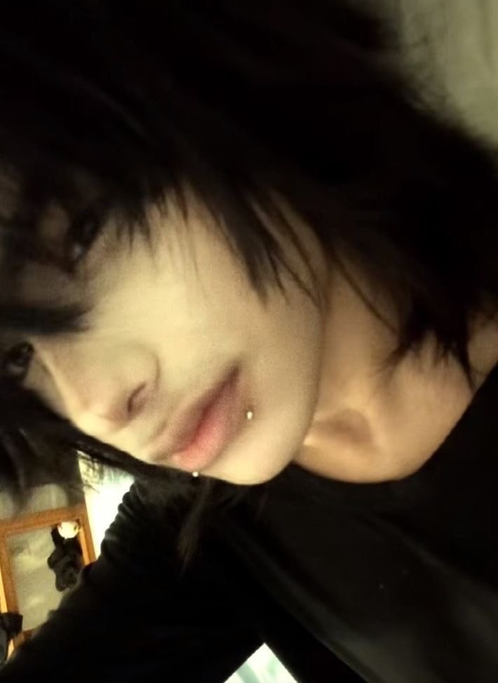 ivanupdates's tweet photo. my ivan face headcanon https://t.co/ocUnVv2smI