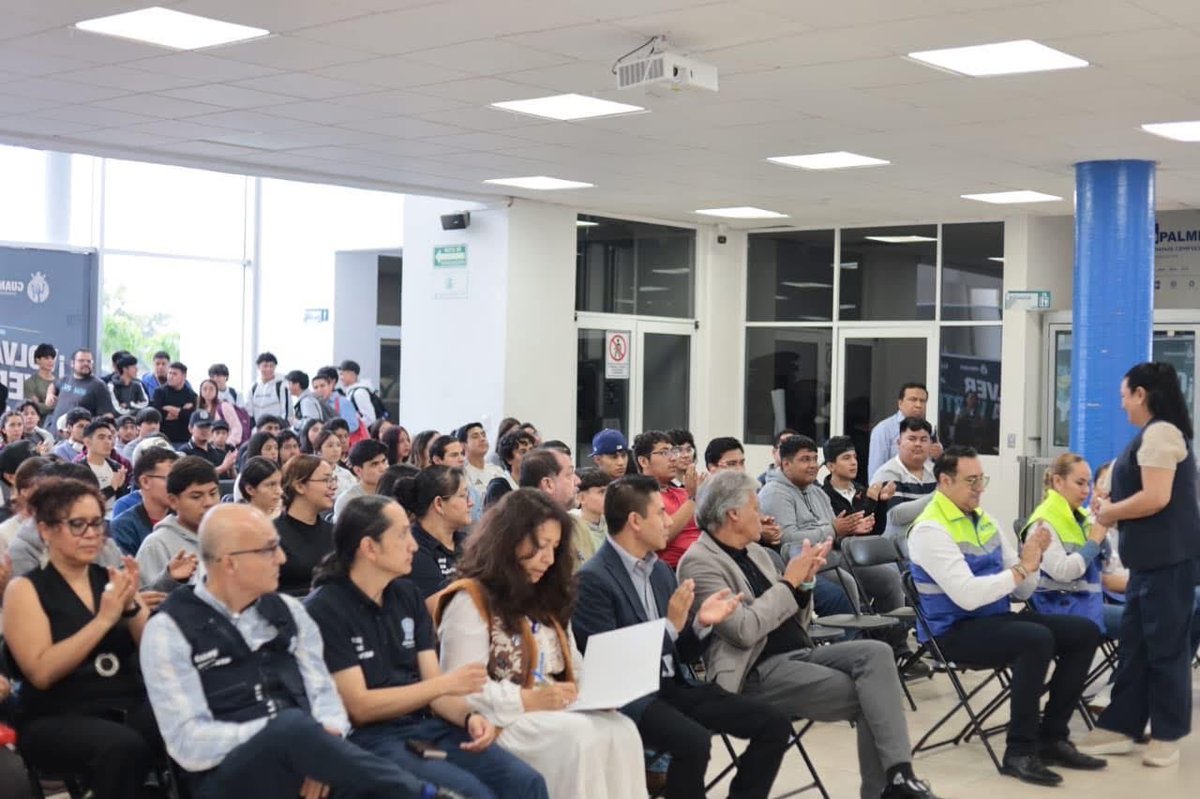 GobiernoDeSilao's tweet photo. 🌱 Porque cada acción cuenta, #SAPAS llevó a cabo una plática en la UPB y participó en la plantación de árboles, fomentando la conciencia ambiental entre las y los estudiantes. 💧 https://t.co/boCtkjXp5V