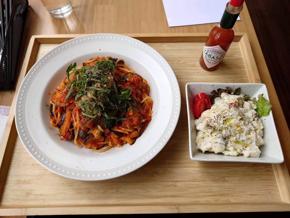 ToyPoodle439's tweet photo. 昼食。
ツナとナスのトマトソースパスタ。
美味しかった!
#BESTKITCHEN
#ベストキッチン https://t.co/3wSVFeUtaE