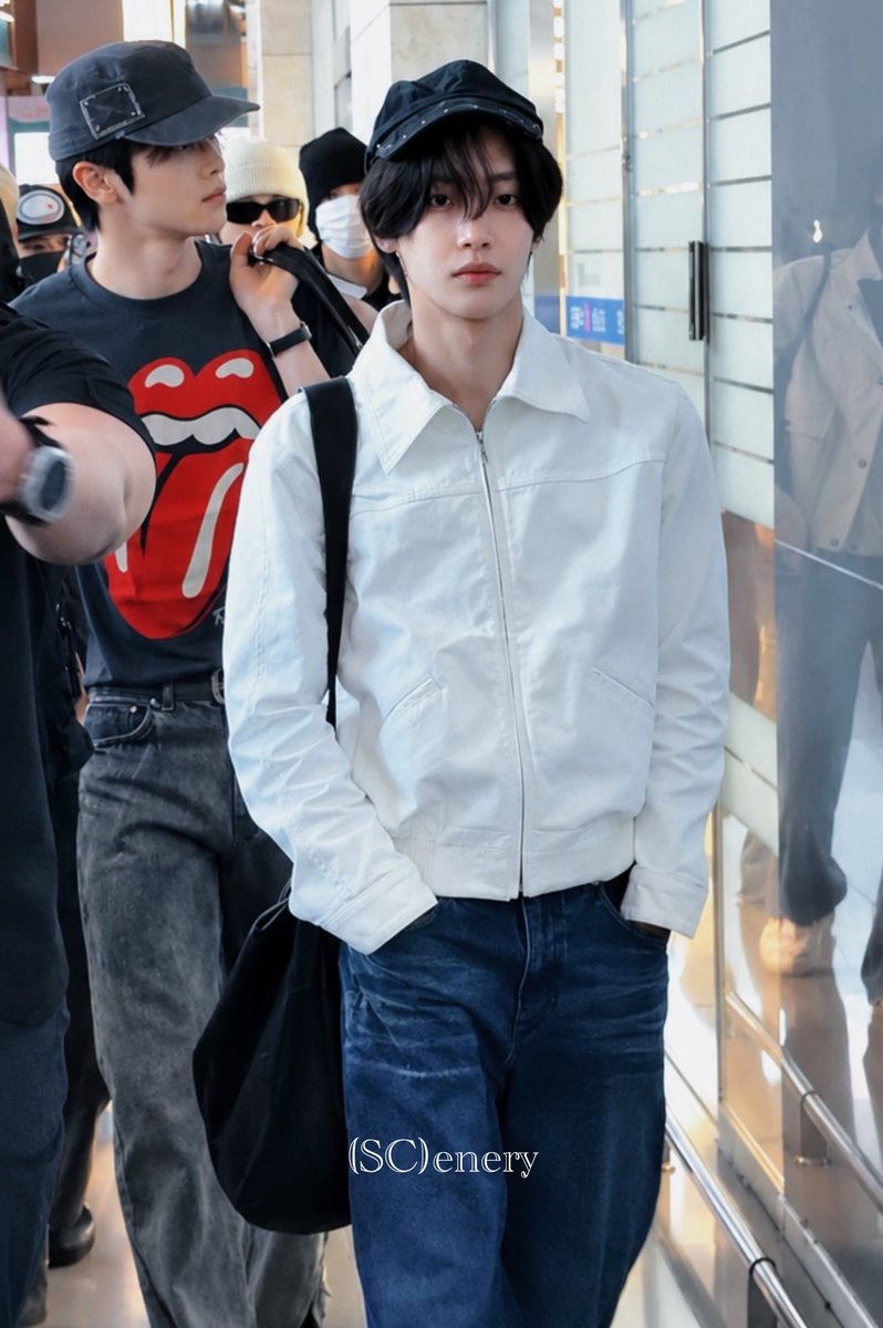 _SCenery__'s tweet photo. 260606 ICN 
#성찬 #SUNGCHAN #원빈 #WONBIN #RIIZE https://t.co/g8cbHaV4Zq