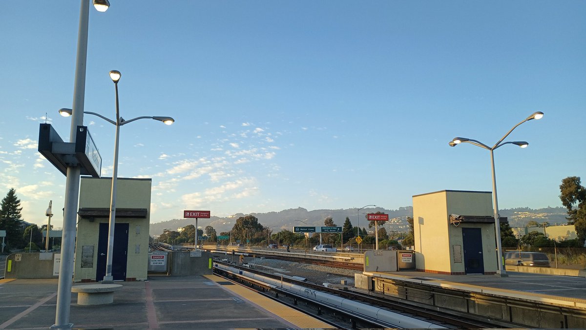 ioiflower's tweet photo. Beautiful Oakland California on a lovely June evening. https://t.co/fuMEuZsn7c