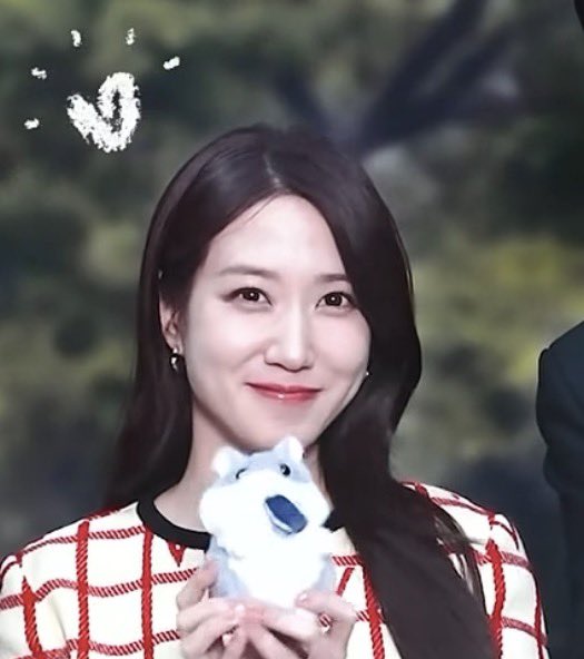 ebbbbbbbbbb94's tweet photo. 표정연기미쳤고햄스터나은빈이나둘다커엽고 https://t.co/Hj28g8sGer
