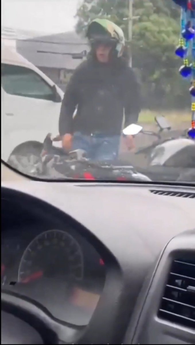 Soldado374's tweet photo. Raza uno de mi especie anda de pedero por Constituyentes #Precaución #Cdmx #EdoMéx https://t.co/8q44gkag0K