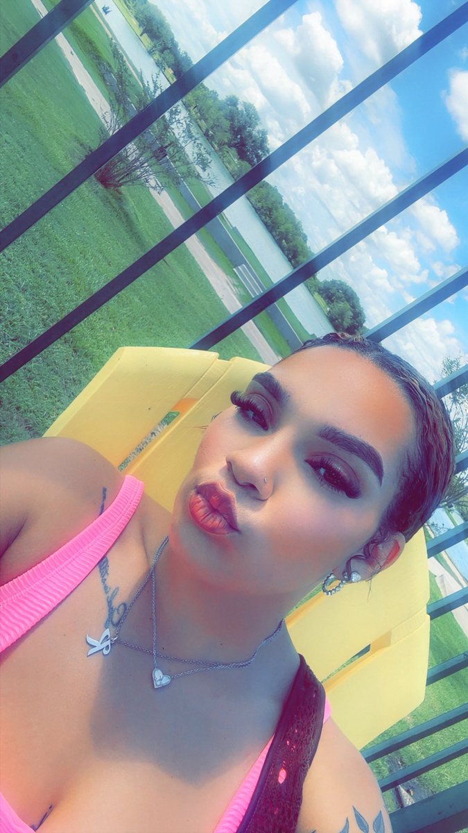 Kayy_clayy's tweet photo. “What are you willing to do ?” 😘😘 https://t.co/mdLqiZy3EV