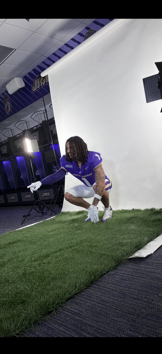 camden_simmons's tweet photo. @JMUFootball let me know something!#Dukes
@coach_bnapier @CoachFlemWR @OvertonDarryl @DeonteAdams4 @RocCarmichael @WRU_CoachMilez @247Sports @Spotlight39_Pod @WillVapreps https://t.co/Frd5bvLW5y