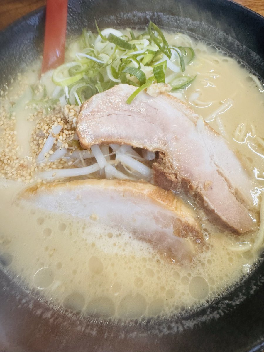 ShowAyanocozey's tweet photo. 来たぜ、宇佐！
まずは一輝亭へ！噂通り超最高でした！
本日6月6日、氣志團がウサノピアでロックンロール！
🎫☺️当日券のご用意有り〼☺️🎟️
——今夜急遽、俺んとこ来ないか？
https://t.co/Dxx5O8aTSu https://t.co/tYlnTjjWlG