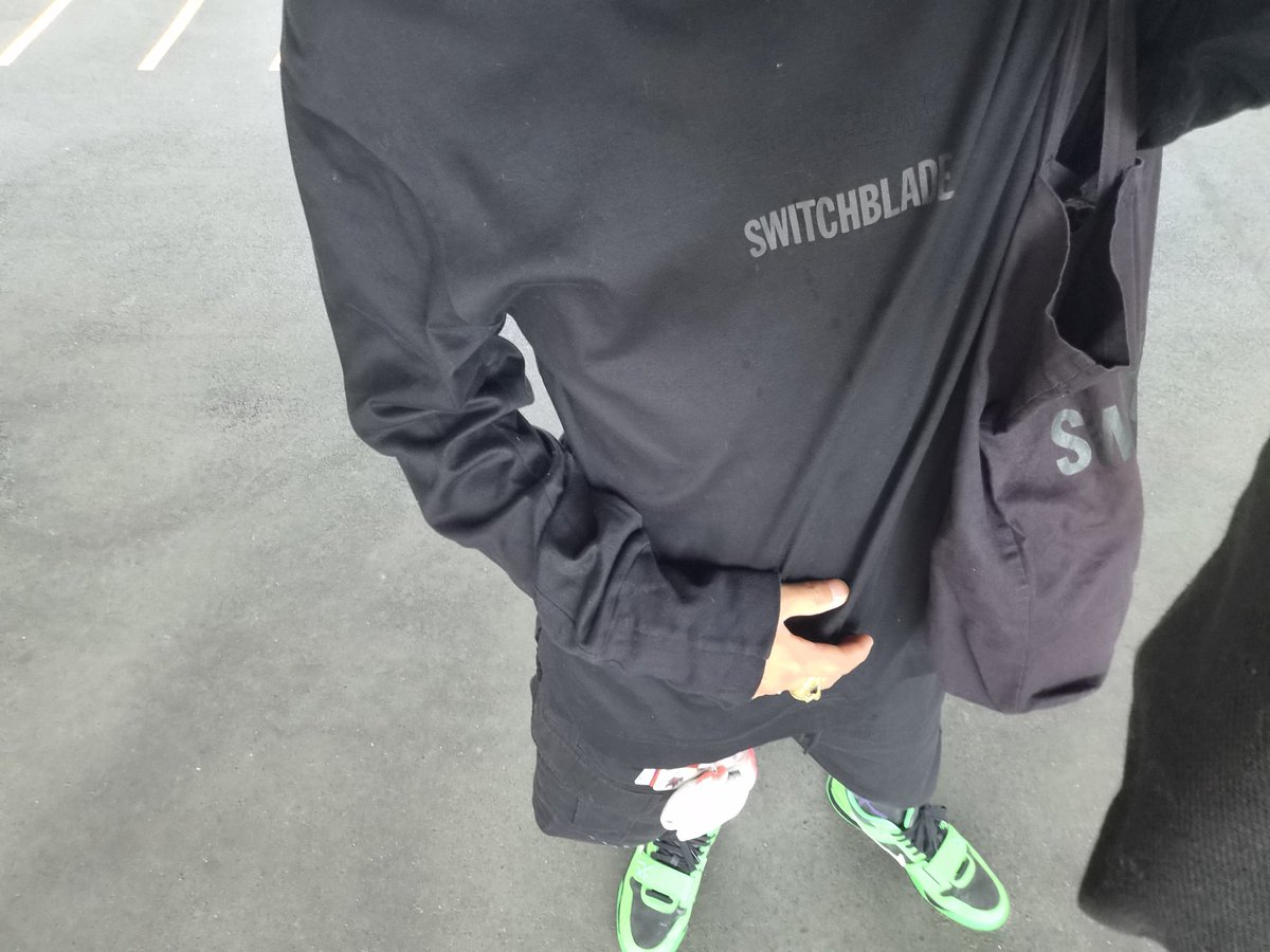 GurenThegz's tweet photo. 仕事終わり隣駅まで消耗品の買い出🛒(˙꒳˙ )͟͟͞͞ =
#Switchblade
#仕事終わり
#50パー増量ロールケーキ探し中 https://t.co/Y0dZScynuX