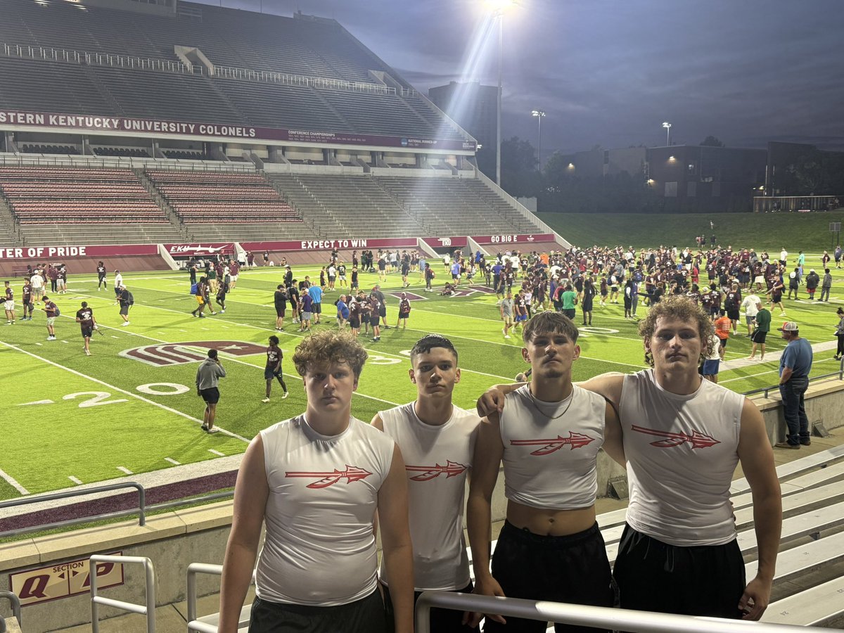 CMoore_121's tweet photo. Had a great day at EKU. I will be at Rio June 11th! 
@kcarterFB_  @Coach_Schroer3 @shekharfb30 @Coach_GroveZ @JordanM_099 @CoachFarley15 @michael_bartrum @MikeDDietzel1 https://t.co/Qwf3vrEAYI