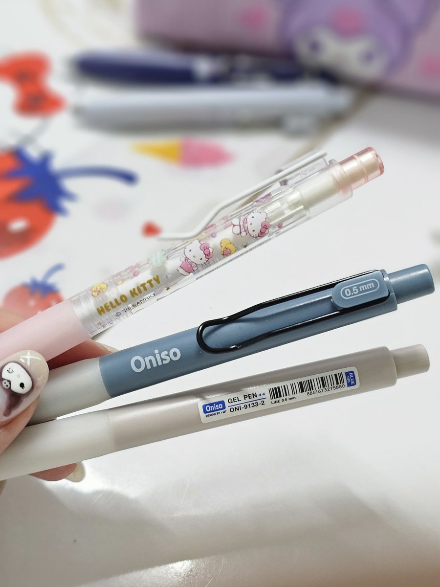 edistercesym's tweet photo. ONI-9133 ก็เขียนดีน๊า หัวเล็ก สีสวย  มี×sanrioด้วย เหมาะกับพวกเจนวายมีปม https://t.co/Mh9GIza13E