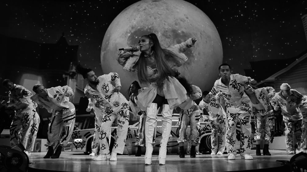 GrandeTourNews's tweet photo. Ariana returns to the stage in approx 24hrs
#eternalsunshinetour ∞ ☼ ꕤ https://t.co/aHnxWMhfH4