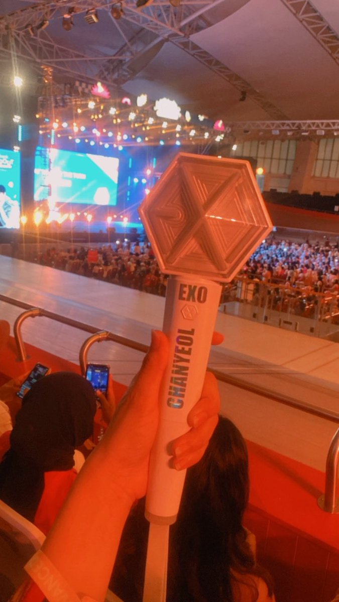 ersiyolanda's tweet photo. wtr want to rent open rent lightstick exo eribong exhorizon in Jakarta
200k inc baterai
bisa cod venue
yang minat boleh dm

exhorizoninjakarta exhorizon in jakarta https://t.co/hYVveKz2jG