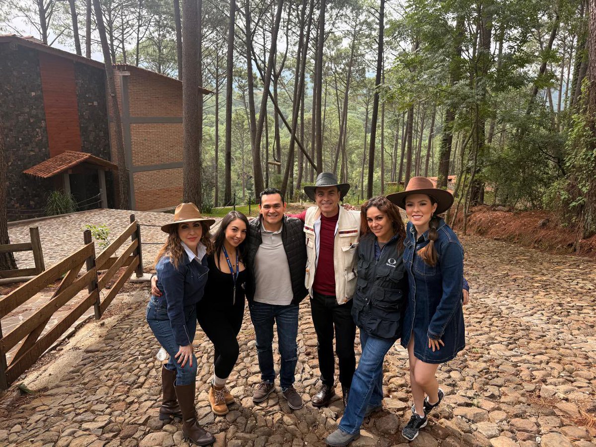 rafaramirezmx's tweet photo. Nos tocó transmitir el programa desde el Municipio de Mazamitla Jalisco, en el Festival del venado 🦌🪵🌳🌲🎥📺🤩 

Gracias por todas sus atenciones y el gran cariño de nuestro público! 🙏🏻🤗 https://t.co/PJGMx5O9BA