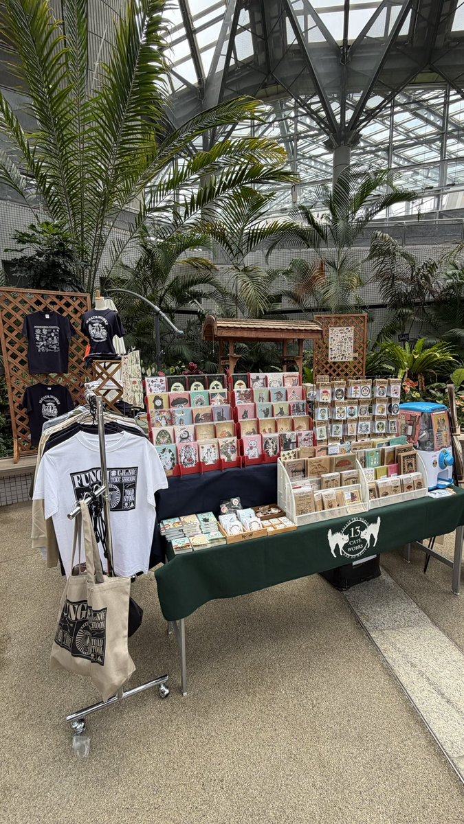 13catsworks's tweet photo. オオサカきのこ大祭2026始まりました！
大阪の年1のお祭り🍄
新しいクリアファイル好評です🍄
こちらの会期明日まで！
お待ちしております🍄 https://t.co/DsHZIYPpSa