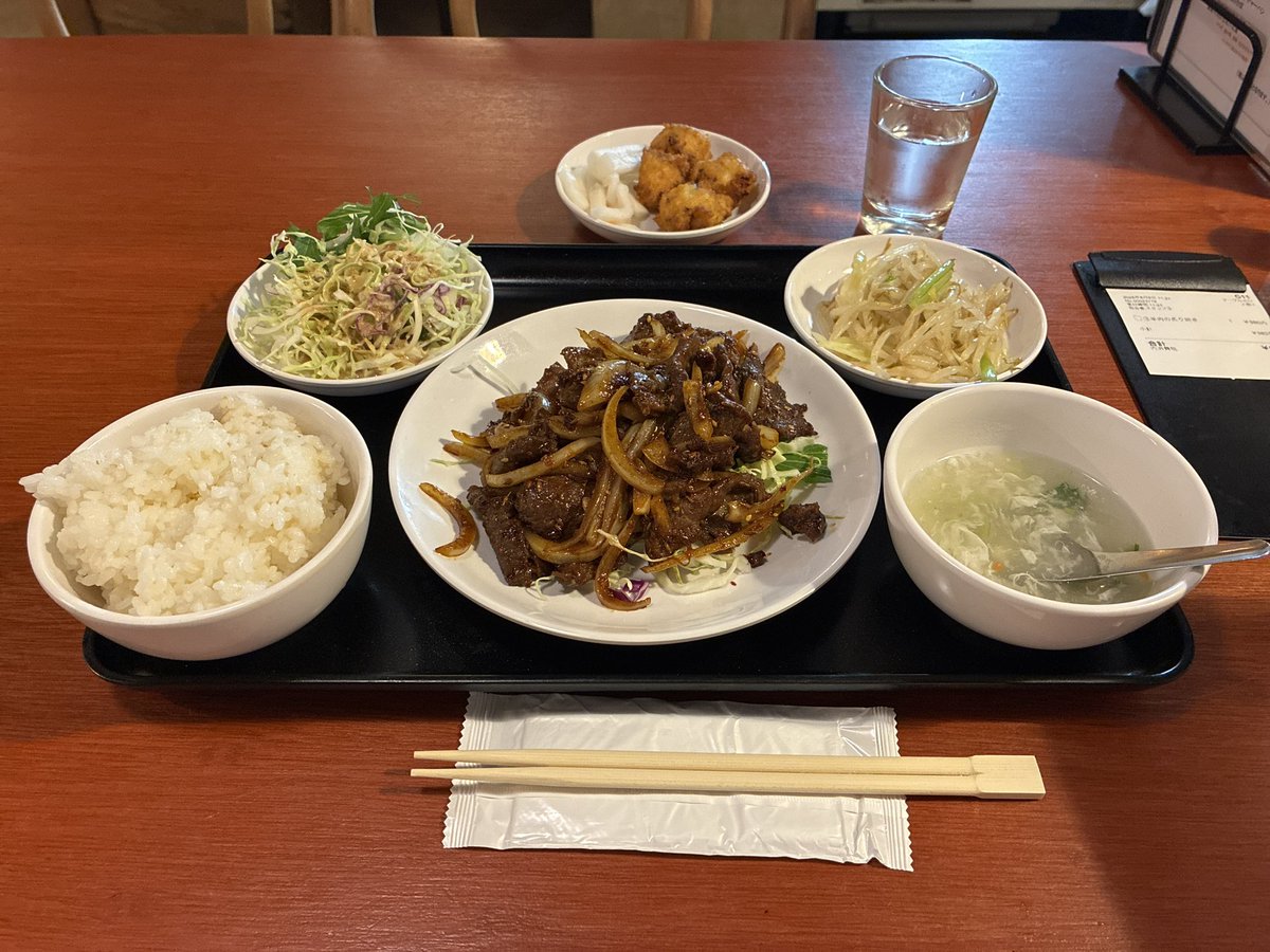 80Cjp's tweet photo. 秋葉原「香味味坊」の羊肉の炙り焼き（炒烤羊肉）980円
プリッとした歯応えの羊肉をご飯にオンして、かき込む。思った以上に辛味が効いており、それに負けないくらいクミンの風味も香る。
住所：東京都千代田区神田佐久間町1-21-1 Chiyoda Terrace B1F https://t.co/uCHmsozmXo