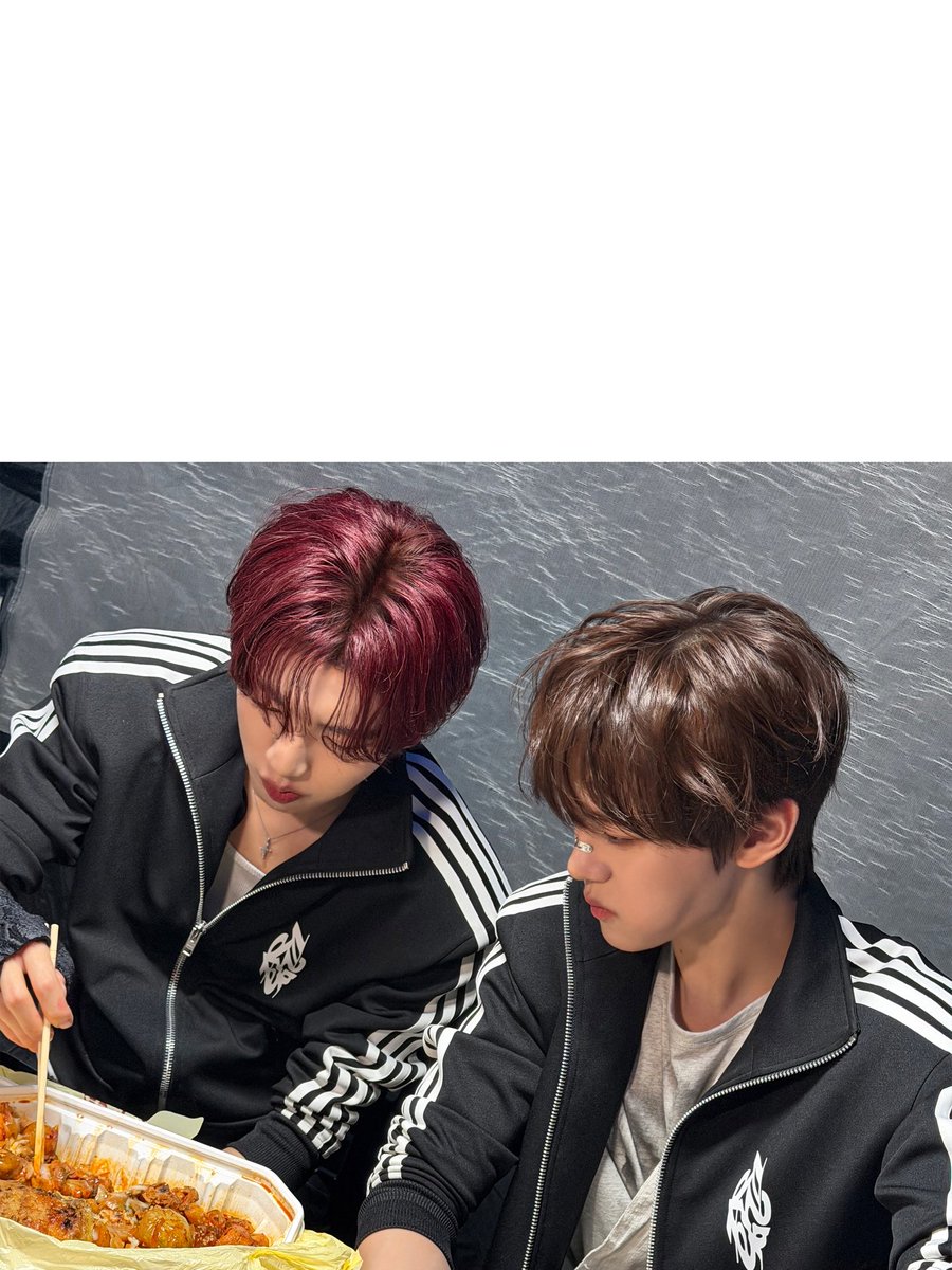 digtildie's tweet photo. 매일콩딱의축복쏟아지는거ㅈㄴ행복함… https://t.co/VbUQIE8Y0X