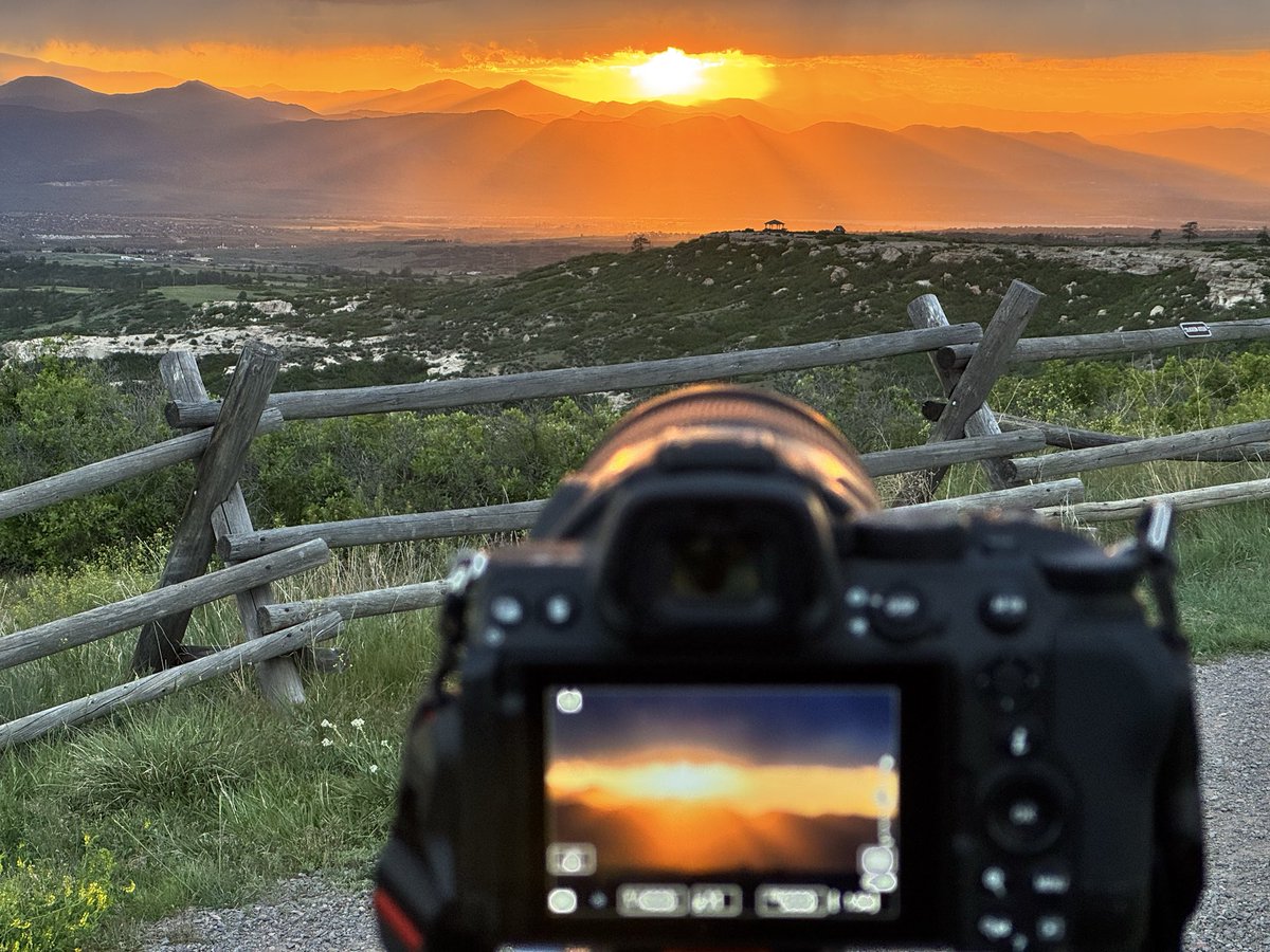 DOosterhous's tweet photo. Amazing sunset, can’t wait to see how the images turned out https://t.co/kOydIAhFnF