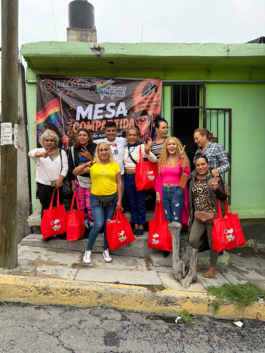 AngelMart1918's tweet photo. Hoy acompañé el arranque de #MesaCompartida en Ecatepec, una iniciativa de Diversidad majami que fortalece la comunidad a través del diálogo, la empatía y la solidaridad.

Gracias al juez Alexis Acosta Castañeda por su apoyo para hacer posible este espacio de encuentro.🏳️‍⚧️#lgbttt https://t.co/0URwUjv2H9