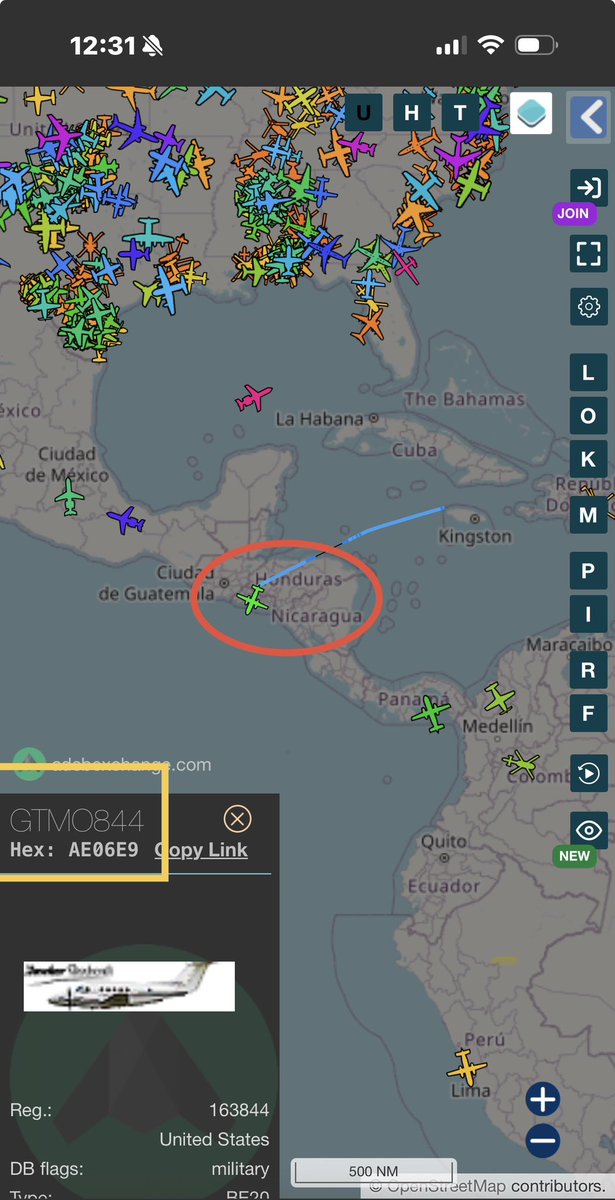 rattletrap1776's tweet photo. Look who was in El Salvador today ♠️🇺🇸 https://t.co/OhUr1Ktg4M
