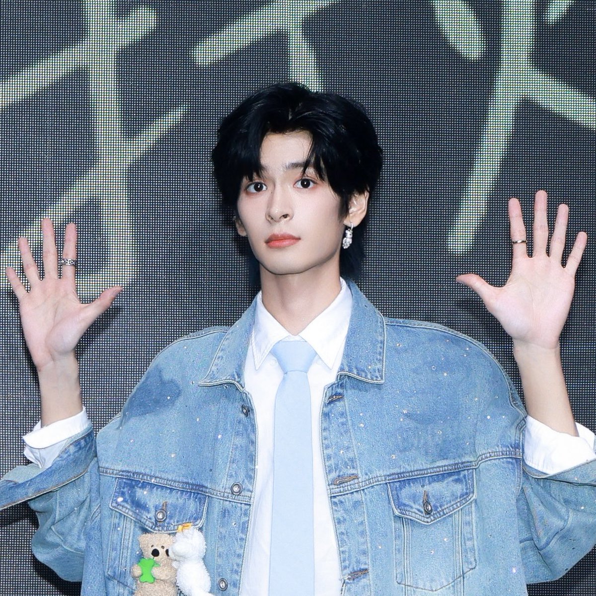 xrlj99's tweet photo. why is he so adorable 😭🤣 https://t.co/4X2lDWxXEs