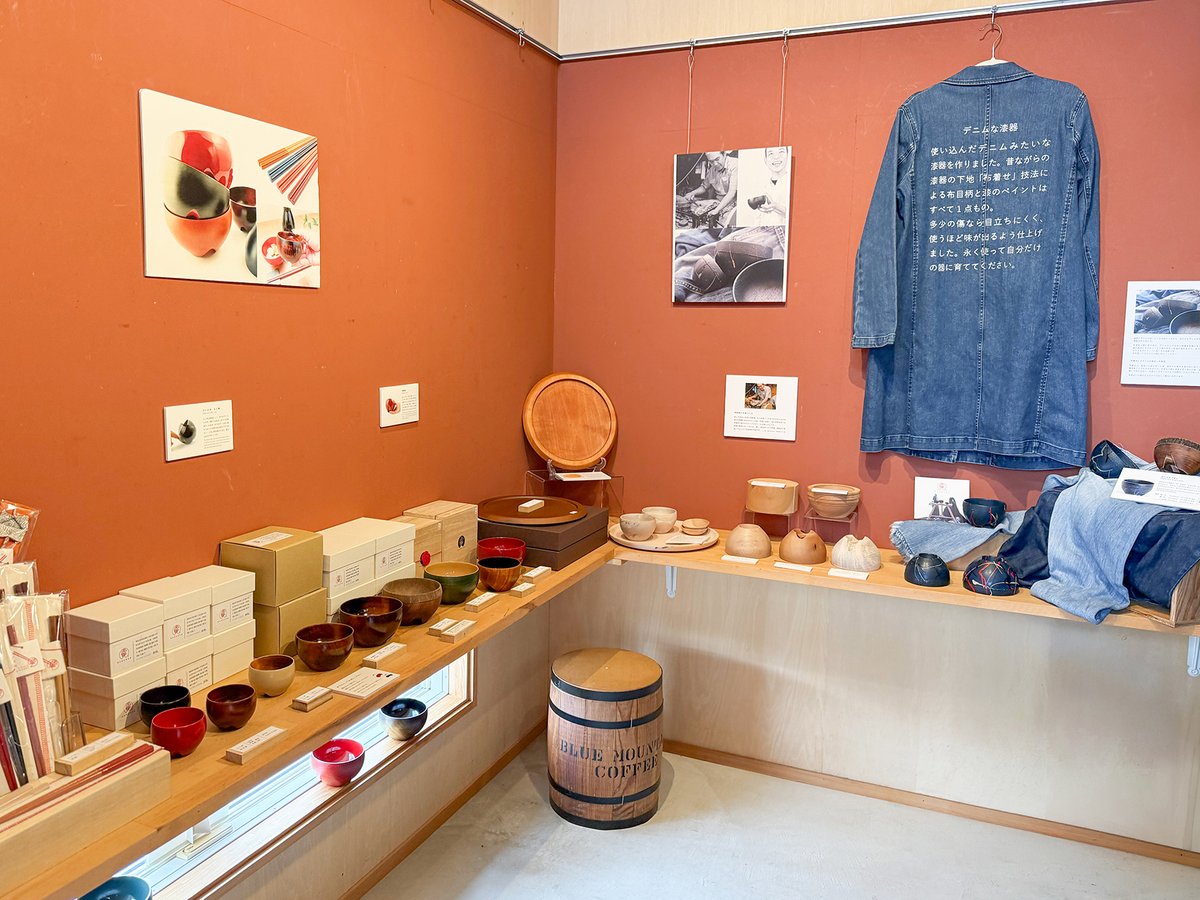 RakuzenLLC's tweet photo. 今年も福島市の「ジェイズ・コーヒー」さんでRAKUZENの展示販売をさせていただきます
今回はお箸やお椀などの無塗装品も多めにご用意しました
・まっさらな木の風合いが好きな方
・ご自身で塗装して楽しみたい方
におすすめです
https://t.co/lRkYicXVJi

#rakuzen
#ジェイズコーヒー
#漆器 https://t.co/5Dt38dYieH