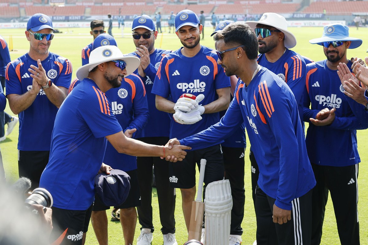 BCCI's tweet photo. The smile says it all ☺️🧢

Congratulations to debutant Manav Suthar as he receives his #TeamIndia Test cap from Kuldeep Yadav 🙌

Updates ▶️ https://t.co/Au50EfVM30

#INDvAFG | @IDFCFIRSTBank https://t.co/YRa3nUnYIY