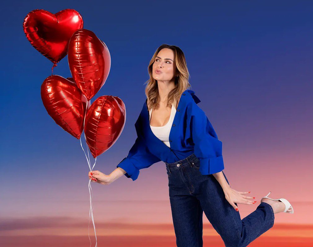sinadiemequiere's tweet photo. eu ainda tô 100% impactada que a tim, uma marca absurdamente grande, decidiu fazer campanha de dia dos namorados com uma mulher solteira. o amor próprio é ainda pouco visto como aquele que preenche e transborda. https://t.co/rqNDfOi2Do