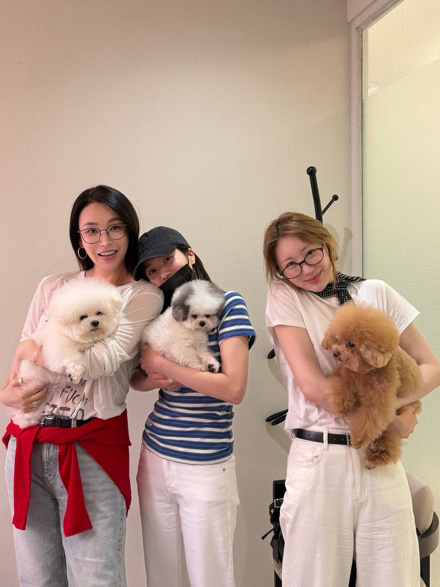 PearLovesBear's tweet photo. 有个人很像小狗 https://t.co/BAVzP16t1q