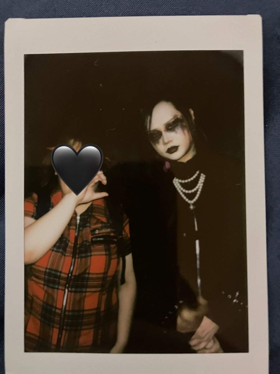 Gr59Moi10's tweet photo. 昨日madmans楽しかった😊🎵
キュウホ大好き🖤🤘
チェキは片想いハート😂💔 https://t.co/B25XCpZ458