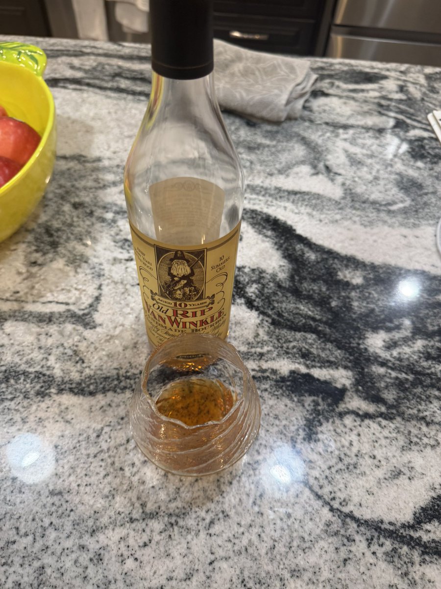 BarryCaro's tweet photo. This is the pour for 14. Go NY go NY go!!!!!!!!!!!!!! https://t.co/UTYQI3leXc