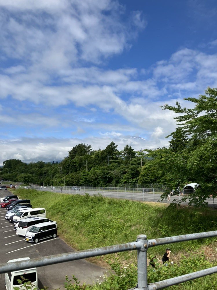 Fuchang0914's tweet photo. 曇っててギリギリ富士山見えへんかった🏔️
スーパー耐久観戦兼お仕事。 https://t.co/p3GeFElInz