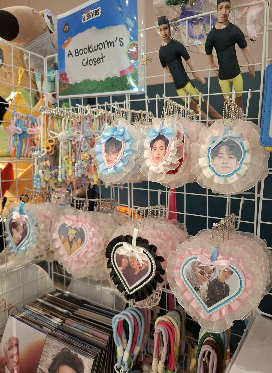 a_bookworms_clo's tweet photo. Hey, CARATs!

We're now open at Ayala Malls Manila Bay (5F, Home Court)! Drop by our booth and get a FREE mini postcard with every purchase.

-----------------------

@kwonhoshi_ph
@SOONYOUNG_PH
@caratlandph
@hoshihorawr

#SlipIntoTheHOSHIverse
#FanNightsAtAMManilaBay
#AtTheBay https://t.co/GCC9k8kAMw
