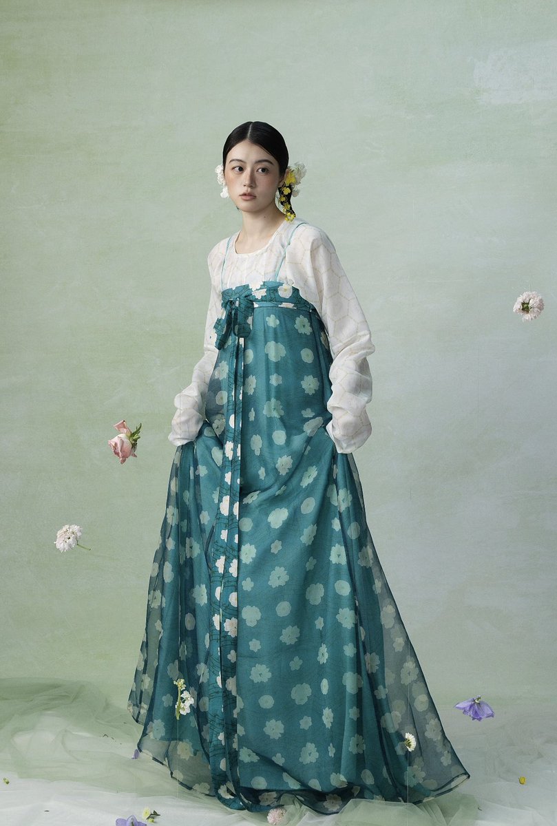 sysongyun's tweet photo. 这种料子也很舒服吧
cr祝山得月
#漢服 #汉服 #hanfu https://t.co/RzqDKu4jnm