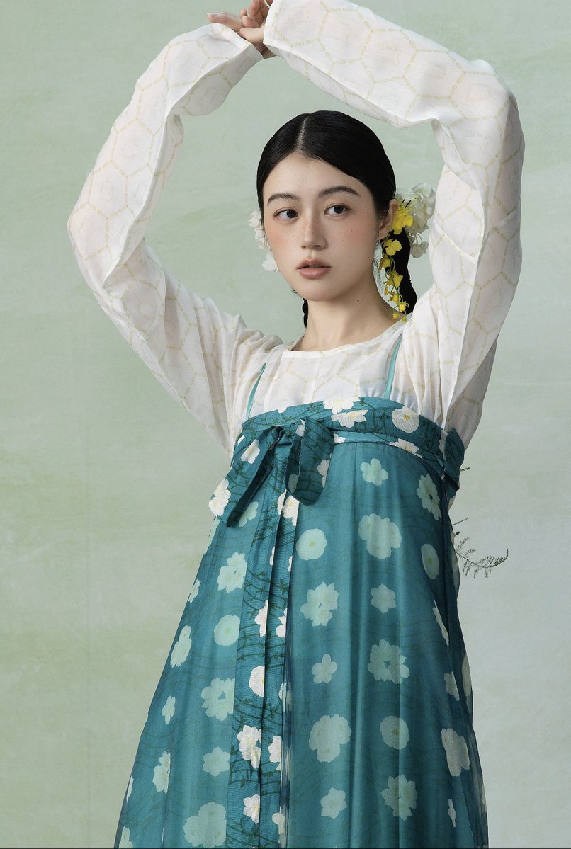 sysongyun's tweet photo. 这种料子也很舒服吧
cr祝山得月
#漢服 #汉服 #hanfu https://t.co/RzqDKu4jnm