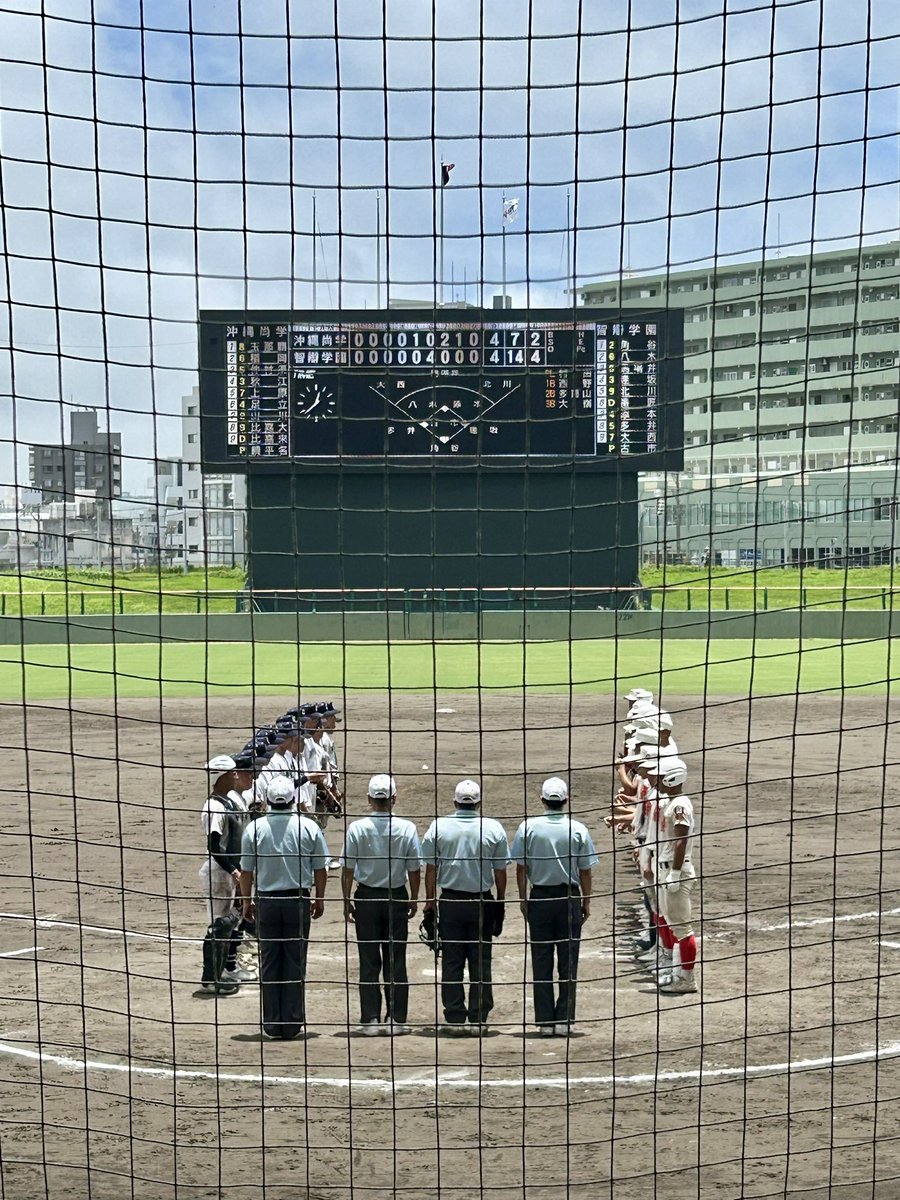 rtp_mtckj's tweet photo. 智辯学園4-4智辯学園(試合終了)
末吉くんはメンバー外、マウンドを整備していました。 https://t.co/GSce5q4klI