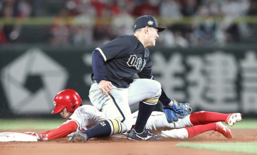 akakotoba's tweet photo. 辰見鴻之介「赤松コーチと目が合ってうなずいてくれたので、勇気を持てました。三盗はいいタイミングでいけた。ホームに還ってこられたので仕事はできたかな。盗塁は人生で一番好きな瞬間です」 https://t.co/9oHSp4TGwn