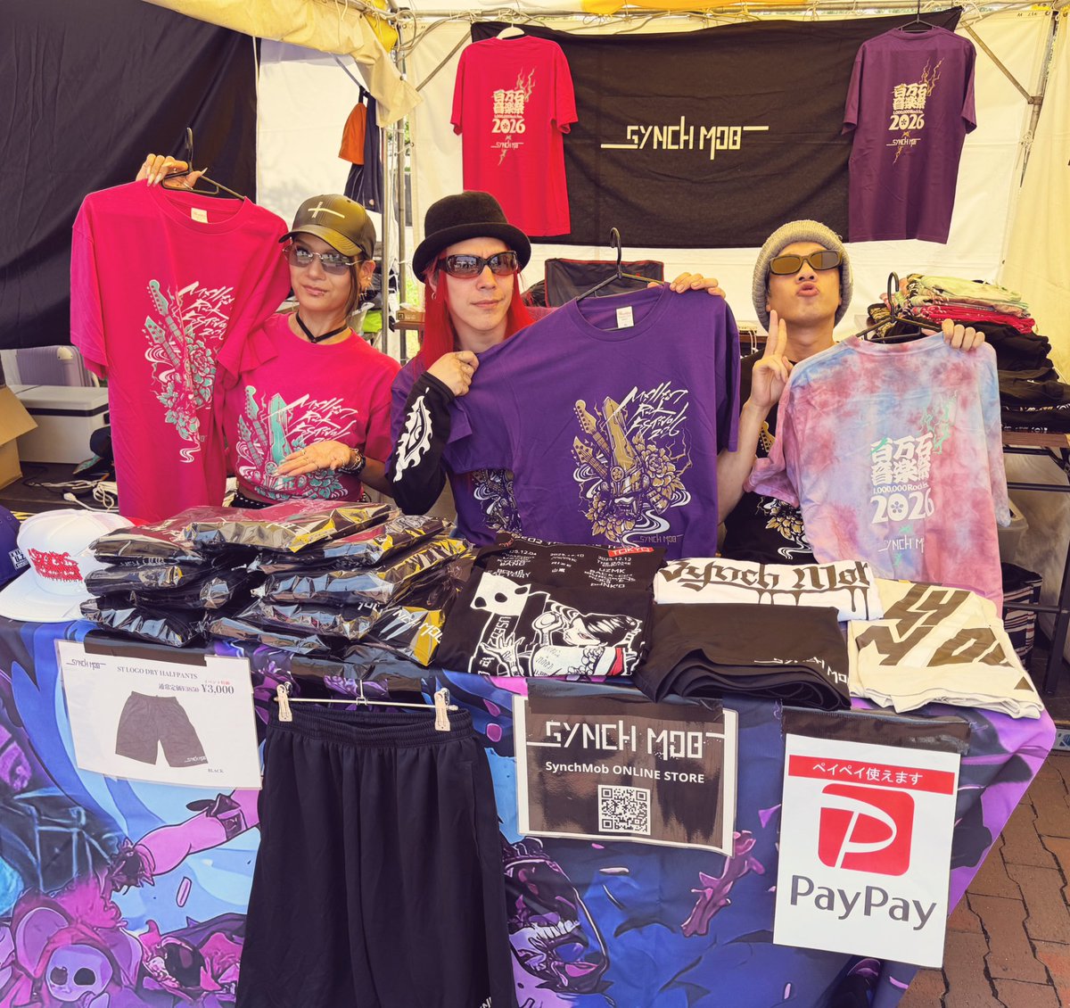 Sound_mattsun's tweet photo. オープンからたくさんの方にイベントコラボT購入頂きありがたいです！！

SynchMobブースは
@candy69rock1 と@666dolly の３人でお待ちしてます！！

#SynchMob
#ミリオンロック
#百万石音楽祭 https://t.co/om24t0xoFU