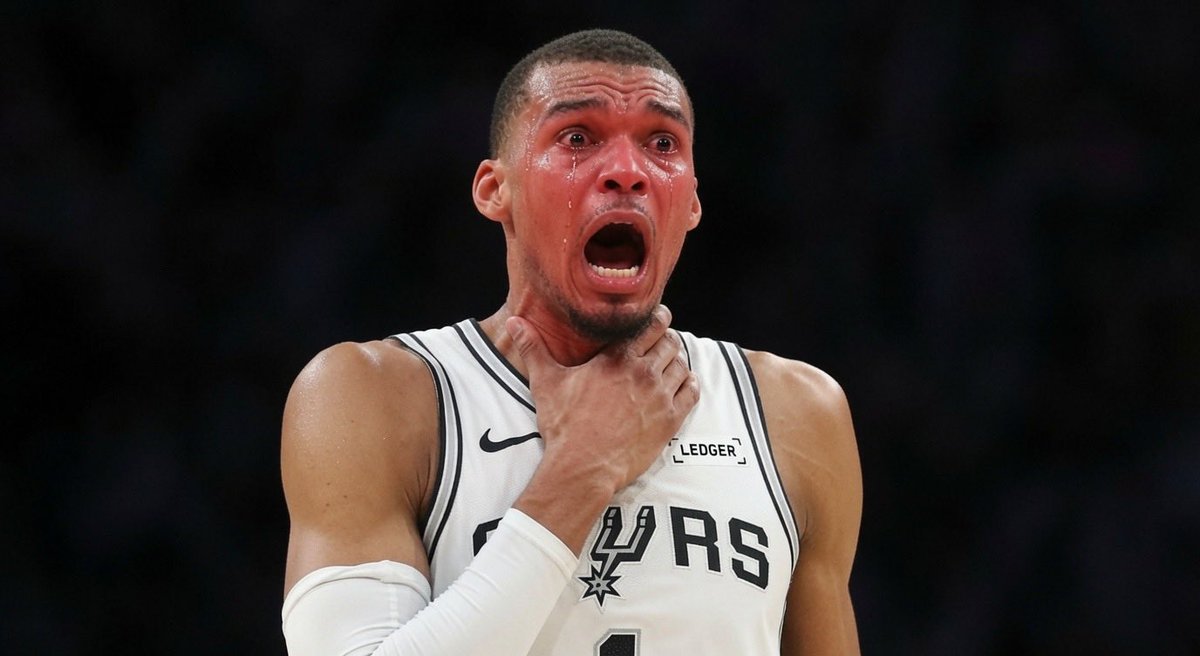 Gonzo9eui's tweet photo. @espn Call an Ambulance!!!! https://t.co/ngMITY0Gve