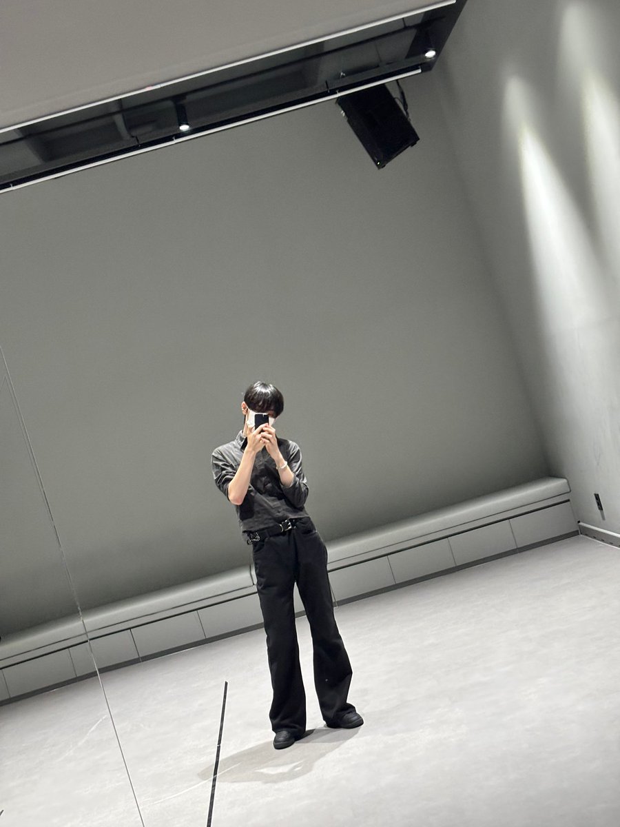 lov3rcatt's tweet photo. 옷자랑 평생해줘 https://t.co/VupCYPXGyn