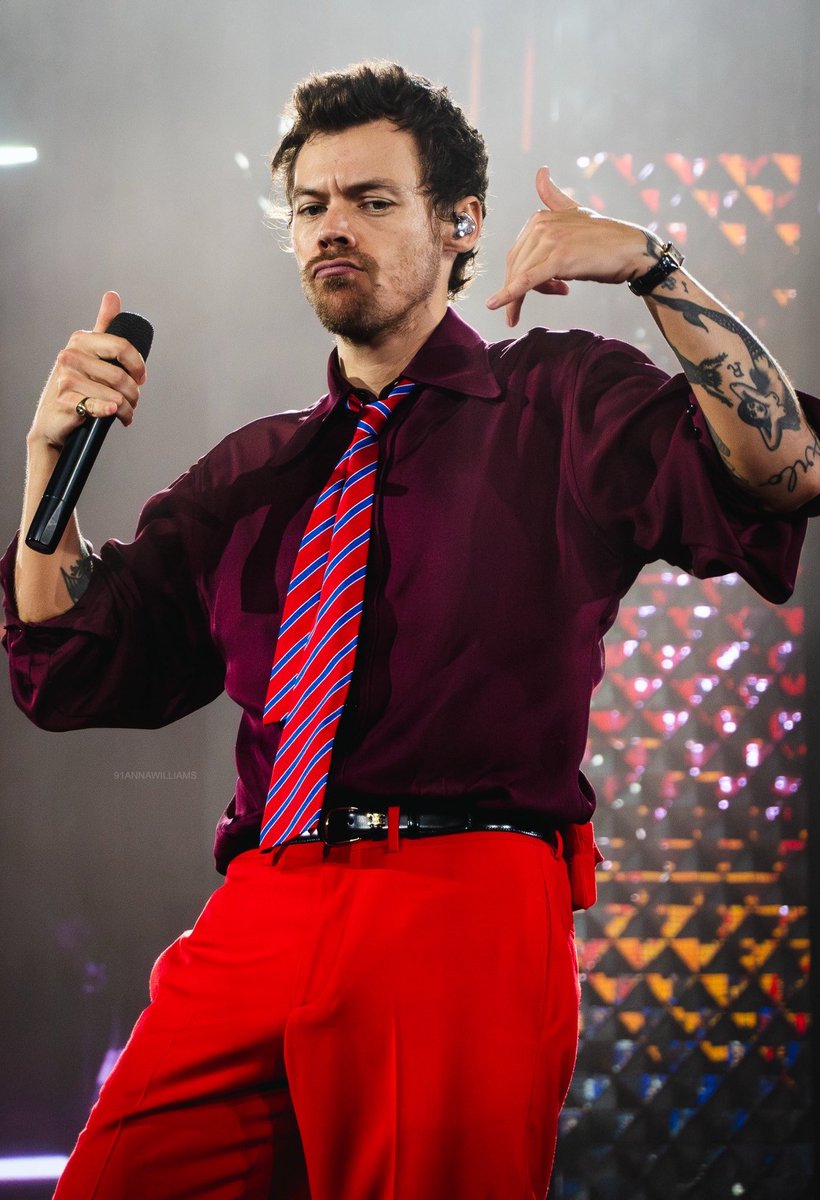 hourlyharrys's tweet photo. https://t.co/XEyftEIcgB