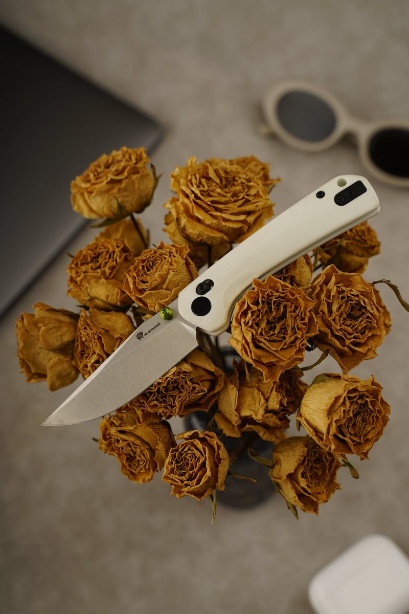 HXOUTDOORSMedia's tweet photo. Meet the COOL KID. 🧊❄️
Clean white G10 scales, crisp 14C28N blade.
Your EDC just got a major style upgrade. 🤍✨

🛒https://t.co/Q94sppb4Nd

#hxoutdoors #hxoutdoorsknife #pocketknife #foldingknife #edc #hunting #outdoor #edcknife #survivalknife #knifecommunity https://t.co/9RYwnU2N4r