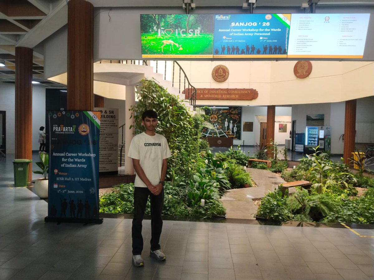 apsprtcbangalor's tweet photo. Proud moment for Army Public School PRTC, Bangalore! 🎉
Naman of Class XII-A represented the school at a workshop on "Use of Technology in Defence" held at Indian Institute of Technology Madras. The workshop provided valuable insights into emerging technologies. 
#technologies https://t.co/OeeXbwSNb0