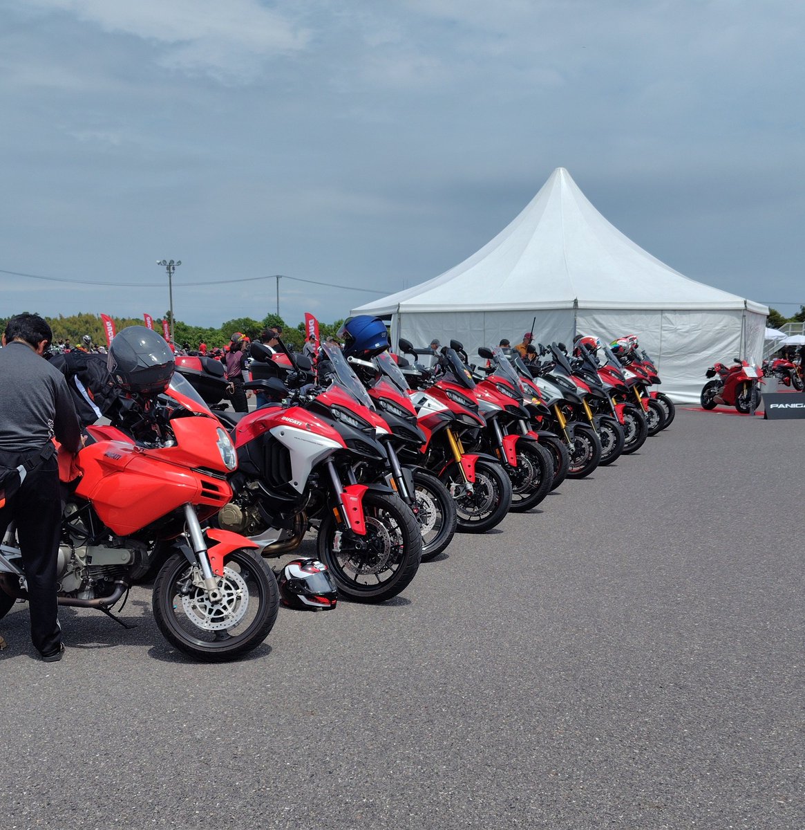 MTS_Owners_mtg's tweet photo. #MultistradaOwnersMeeting
本日の60台目は、空冷620！！

#Ducati
#DucatiMultistrada https://t.co/3undv99XzV