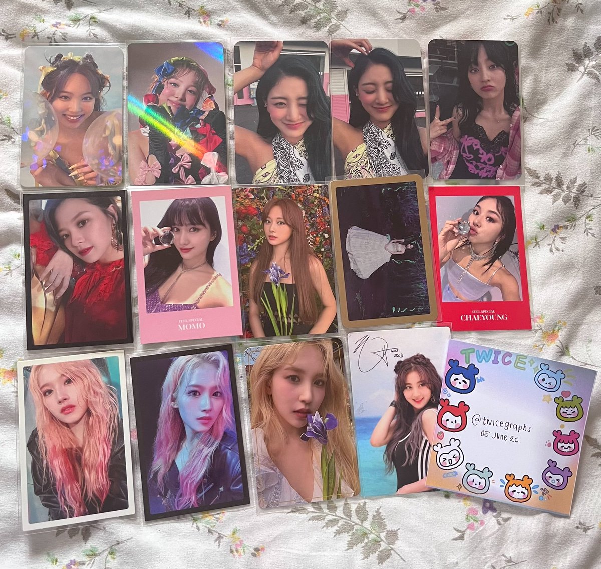 twicegraphs's tweet photo. skjsksjsk jihyo dtna my beloved 😫 I so love that fit and concept

+ more twice pcs to complete my templates 🥰 https://t.co/tBzT6vavc5