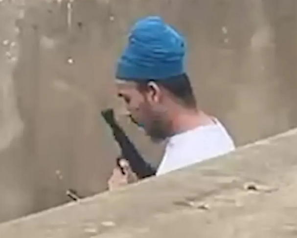 TheGriftReport's tweet photo. HENRY NOWAKS KILLER FILMED BRANDISHING AIR PISTOL IN VIDEO YEARS BEFORE STABBING TEEN TO DEATH

Weapons obsessed killer Vickrum Digwa was caught on camera in October 2022 in Southampton resting a large air pistol on his shoulder while another man fired an airgun at a wooden board with three loud snaps heard by neighbours.

The ex neighbour reported the family to police over the really loud noises but officers said they could not do anything and no action was taken at the time.

Hampshire Police later discovered the exact air pistol during a search of Digwas family home immediately after the December 2025 murder of 18 year old Henry Nowak who was stabbed five times.

Digwa aged 21 at the time of sentencing was described in court as having a full weapons obsession and was jailed for 21 years on 2 June 2026 at the Old Bailey.

The 2022 video emerged as evidence of his long standing interest in guns with an ex Met detective stating police should have visited the home because you cannot tell if a firearm is legal without examining it.

The case highlights repeated warnings over air pistols which are classed as firearms if they exceed one joule of muzzle energy and require a certificate yet Digwa faced no charges until after the fatal stabbing.