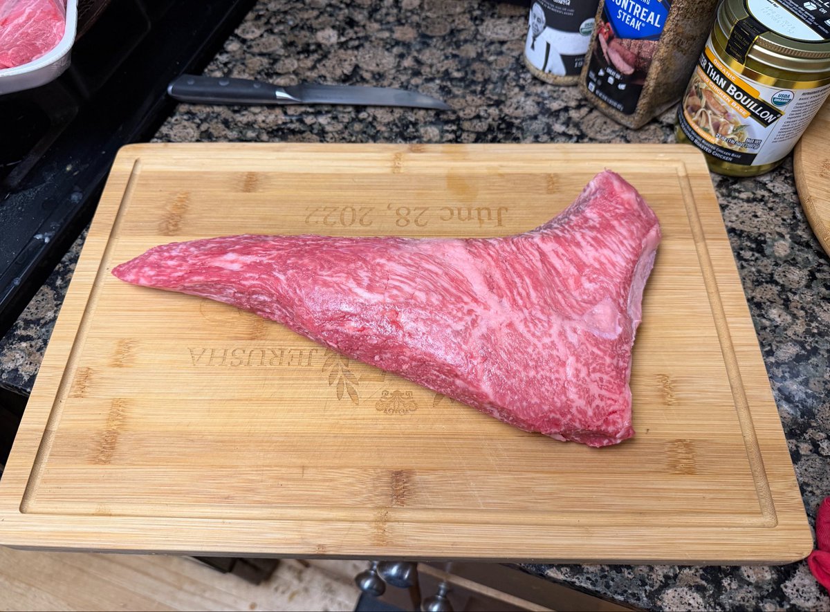 Staida's tweet photo. @sakebu_cheese_ I ate a gorgeous tri-tip roast. 
Here it is before i cooked it. it’s prime but it’s so marbled it almost looks like Wagyu. 
It turned out great - and so did your cursive. https://t.co/kYzT4Jskwl