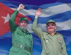 IzquierdoAlons1's tweet photo. Fidel: “Raúl es mi hermano doblemente: hermano en toda esa lucha y en las ideas. Pero no ocupa un cargo en esta Revolución porque sea mi hermano de sangre, sino porque es mi hermano de ideas y porque se ha ganado ese lugar con su sacrificio, su valentía, su capacidad”. https://t.co/687erCDyWU