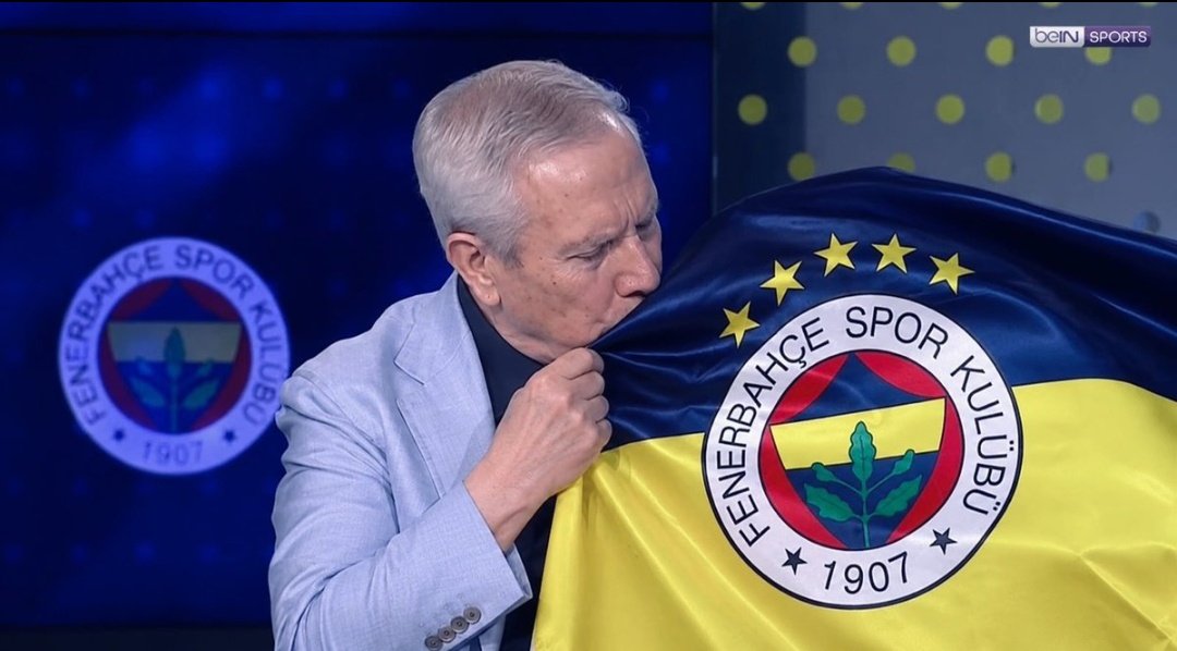 MCOZ1907's tweet photo. @Fenerbahce Az Kaldı Aziz Baba ! @bizimfbmiz
Günaydın Büyük Fenerbahçe taraftarı 💙💛💪🏽

#Fenerbahçe https://t.co/Z3Qo731JYj